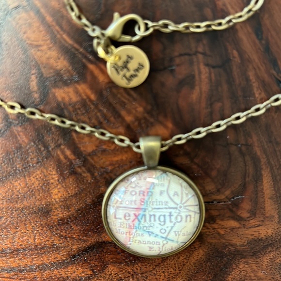 Paper Towns Lexington map necklace - Picture 4 of 5